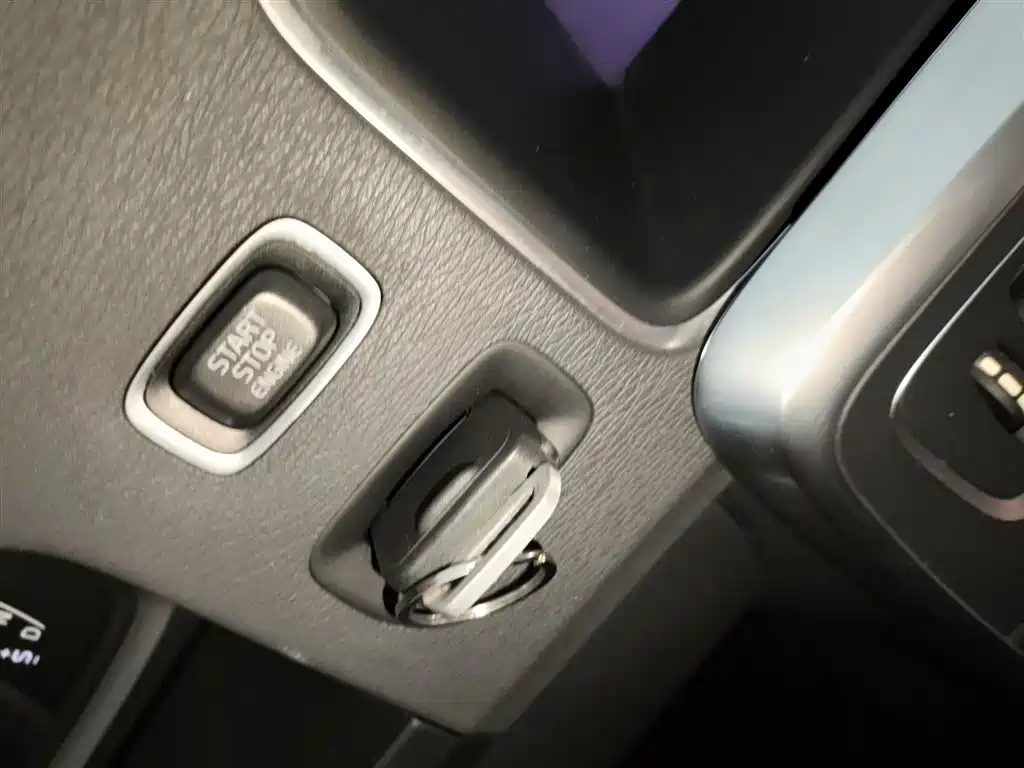 Volvo S60 2019 S60L T3 Smart Edition купить на сайте DeffCars