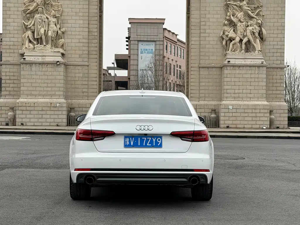 Audi A4L 2018 30th Anniversary Model 40 TFSI Fashion Model купить на сайте DeffCars