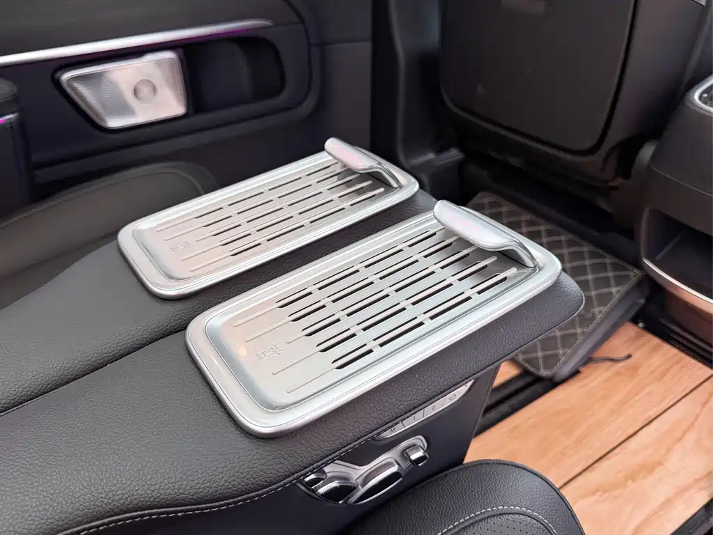 Mercedes-Benz V-Class 2024 V 300 L Long Wheelbase Luxury Edition купить на сайте DeffCars