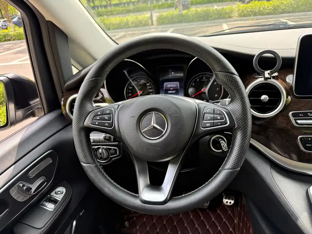 Mercedes-Benz V-Class 2017 V 260 L Premium Extended Edition купить на сайте DeffCars