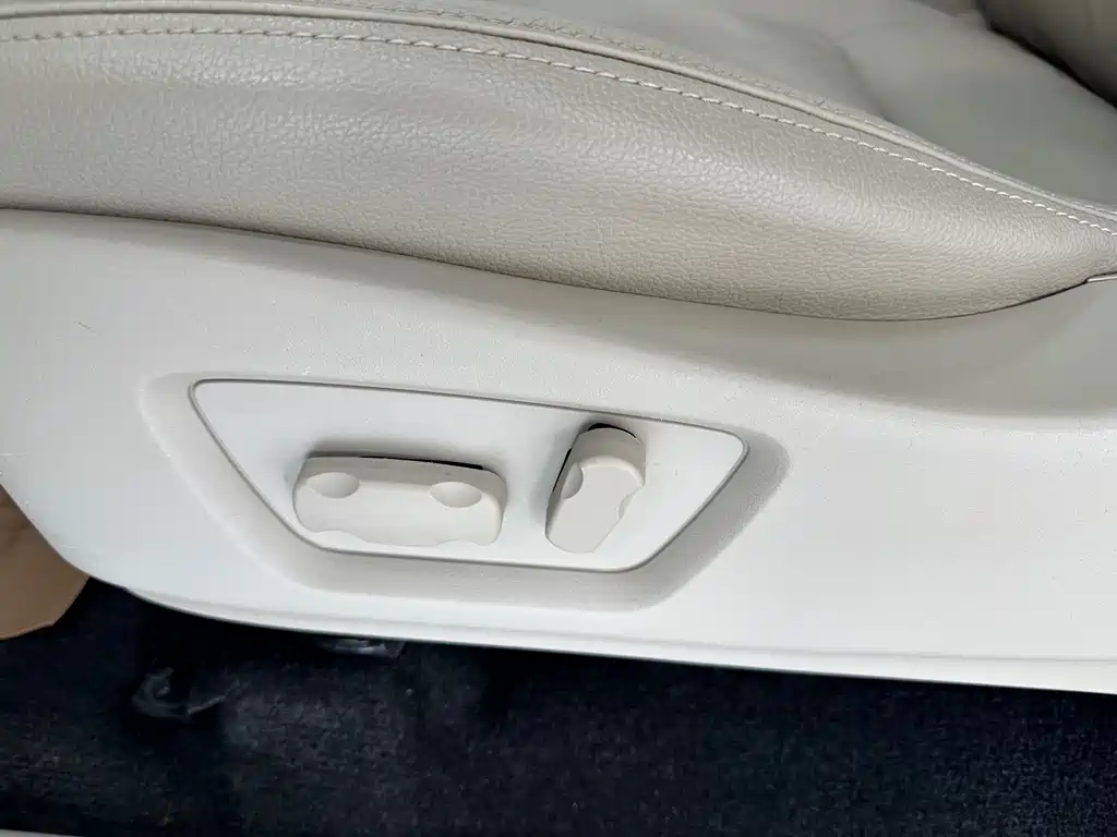 Pajero Jinchang 2013 3.0L automatic four-wheel drive flagship version купить на сайте DeffCars