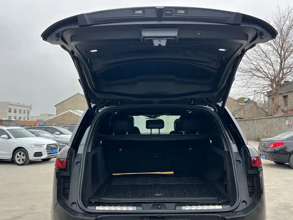 Range Rover Sport 2025 400PS Dynamic SE купить на сайте DeffCars