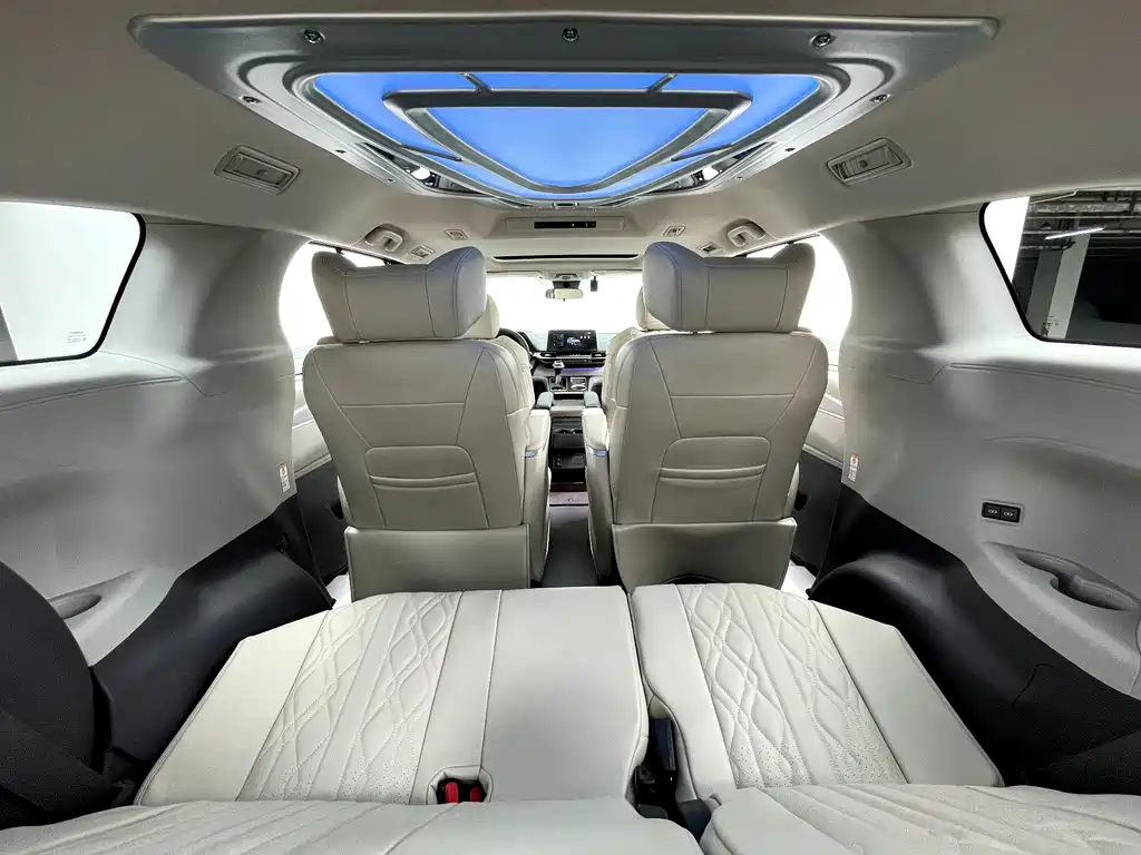 SIENNA 2026 2.5L dual-engine two-wheel drive comfort version купить на сайте DeffCars