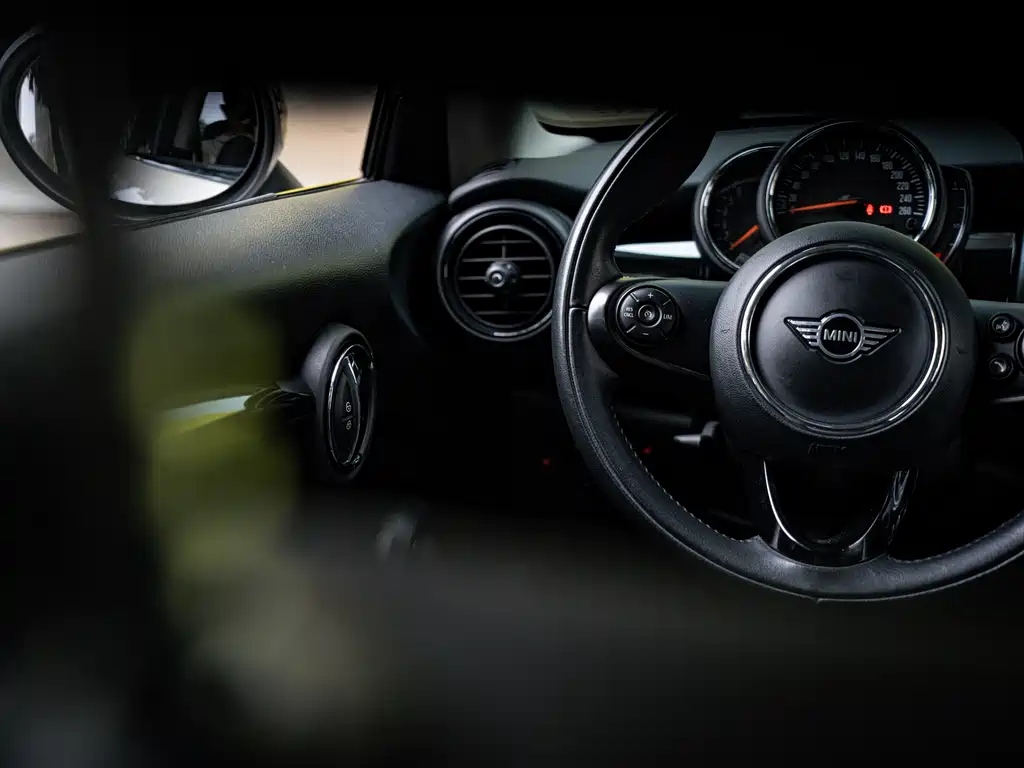 MINI 2018 1.5T COOPER Classic купить на сайте DeffCars