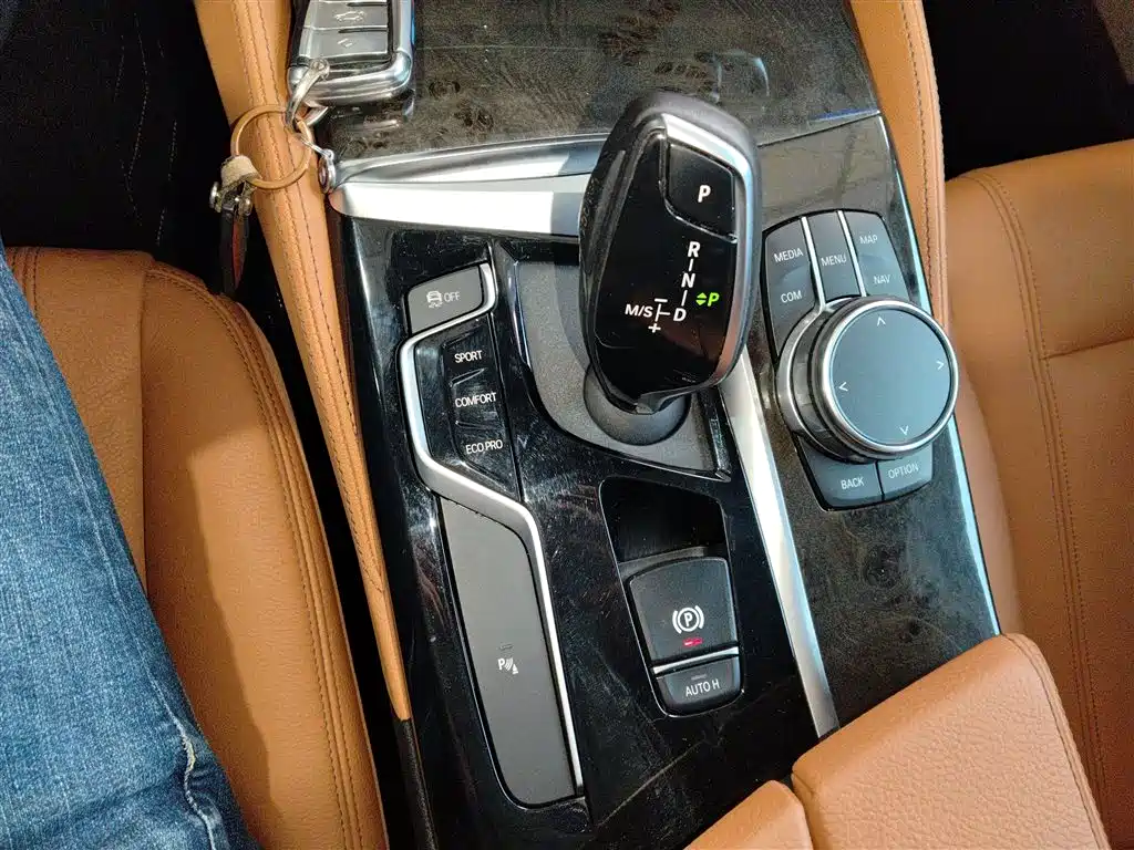 BMW 5 Series 2019 530Li Leading M Sports Package купить на сайте DeffCars