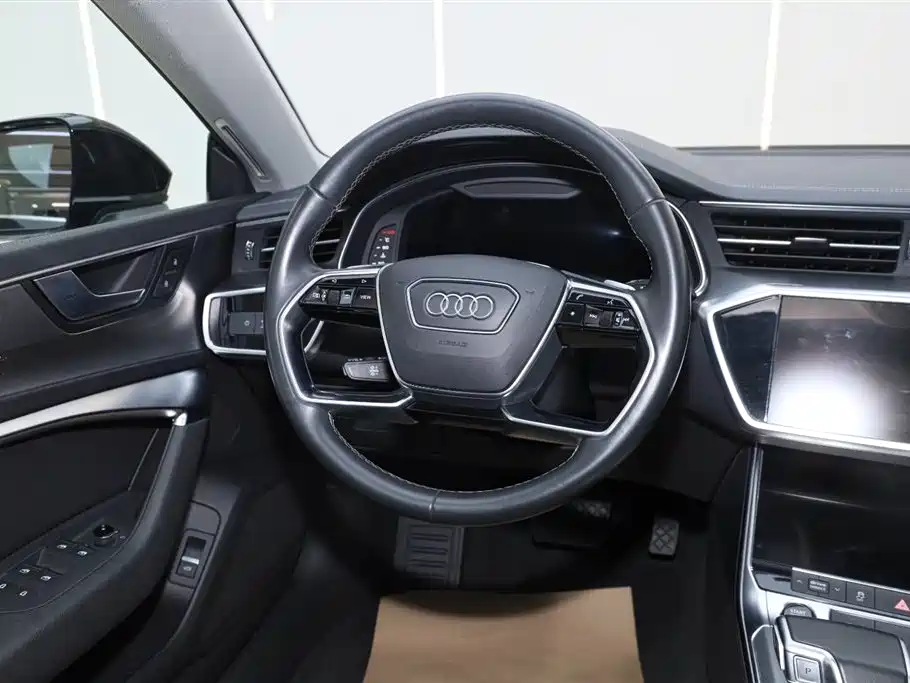 Audi A7L 2024 45TFSI S-line Dream Building Liquid Crystal Package купить на сайте DeffCars