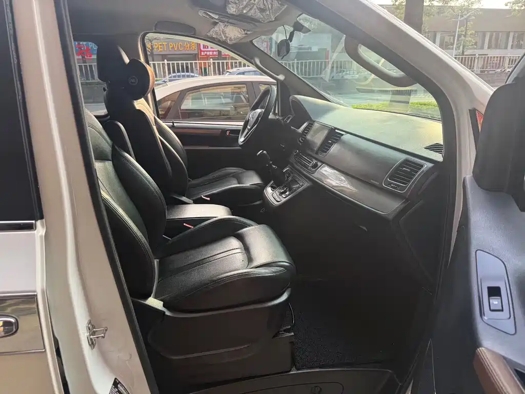 Maxus G10 2021 2.0T Manual Elite Edition Diesel 8 Seats купить на сайте DeffCars