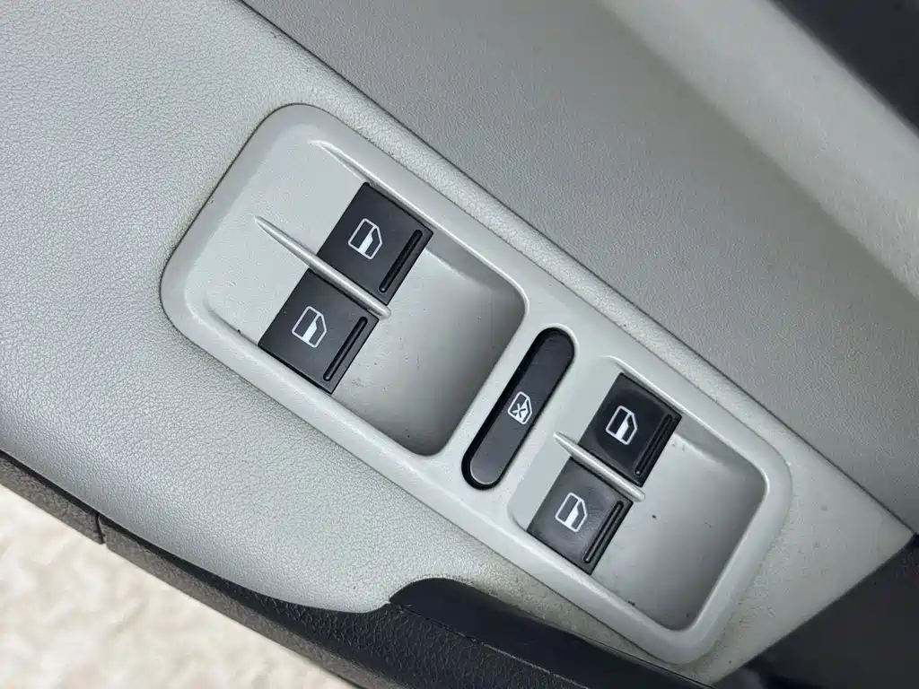 Yeti 2017 TSI280 DSG forward version купить на сайте DeffCars