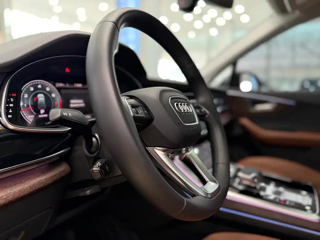 Audi Q7 2021 55 TFSI quattro S line Sporty купить на сайте DeffCars