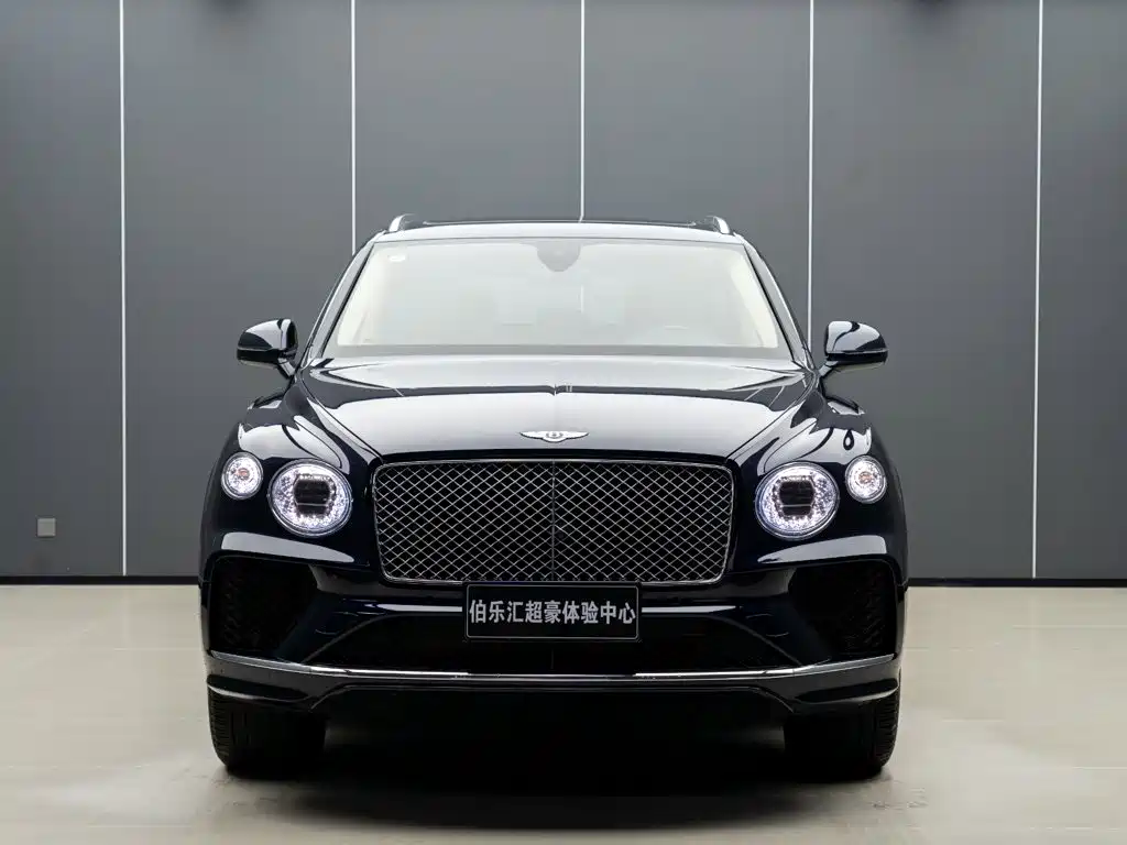 Bentayga 2024 4.0T V8 купить на сайте DeffCars