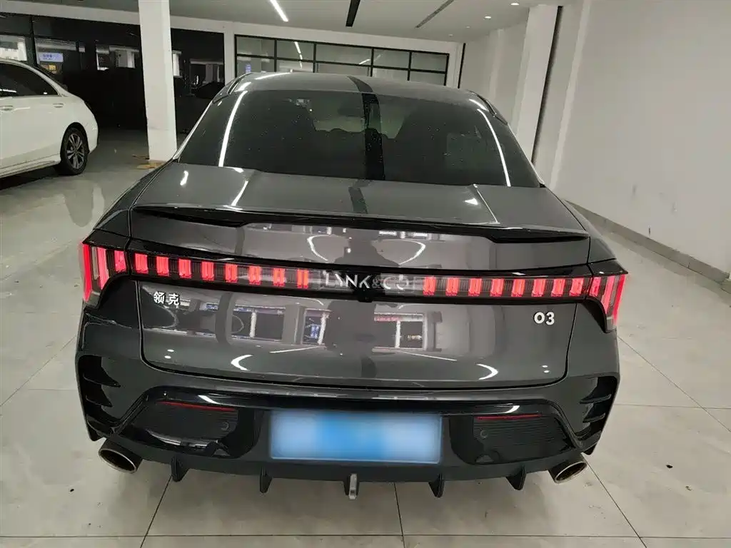 Lynk & Co 03 2023 1.5TD DCT Pro купить на сайте DeffCars