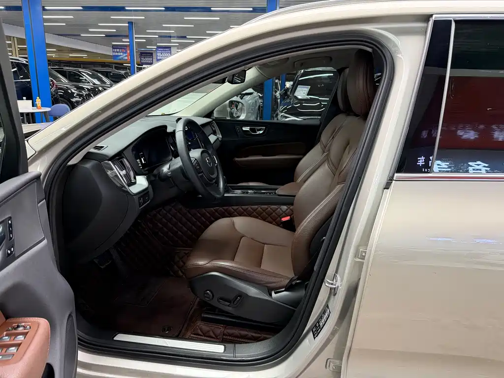 Volvo XC60 2020 T5 four-wheel drive Zhiyi Luxury Edition купить на сайте DeffCars