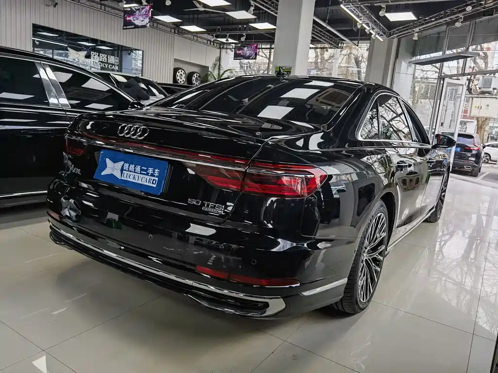 Audi A8 2023 A8L 50 TFSI quattro Premium Selection купить на сайте DeffCars