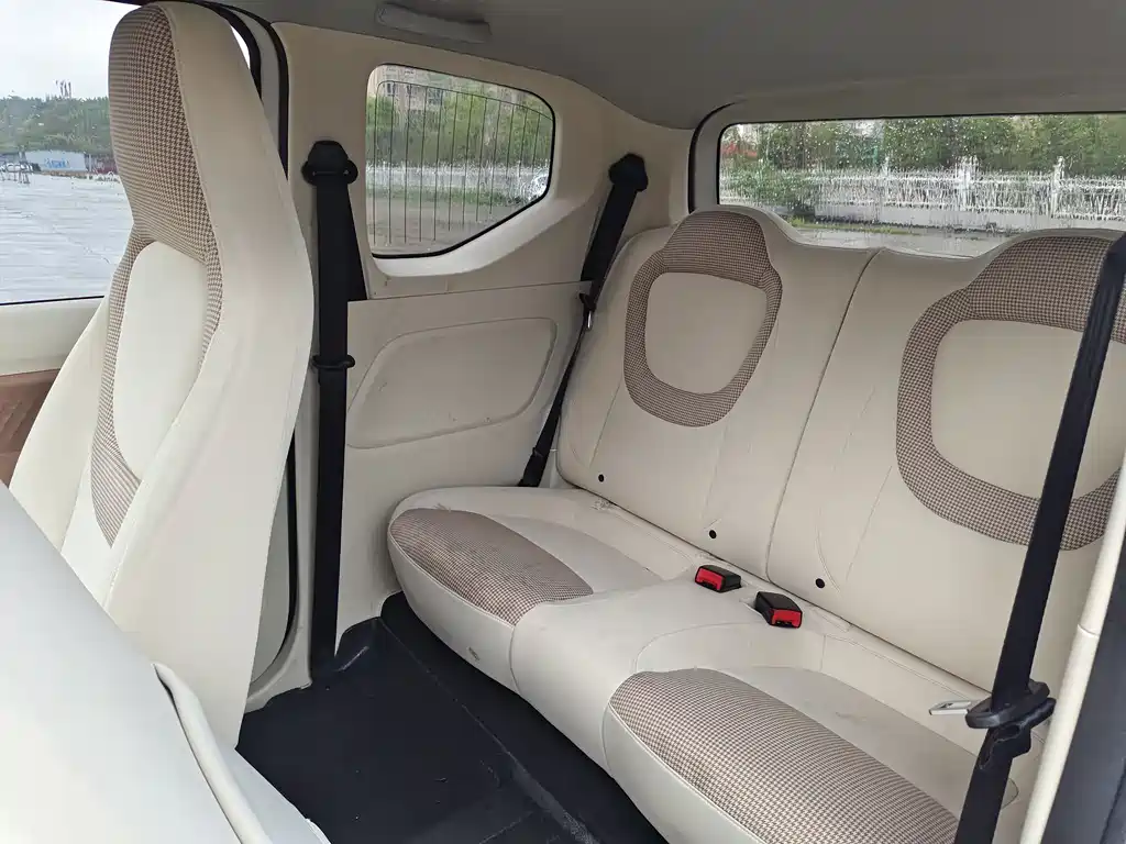 Hongguang MINIEV 2024 third generation 215km advanced version купить на сайте DeffCars