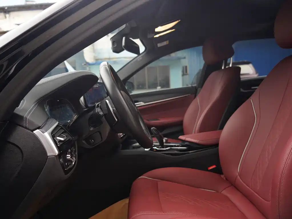 BMW 5 Series 2023 facelift 530Li leading M sports package купить на сайте DeffCars