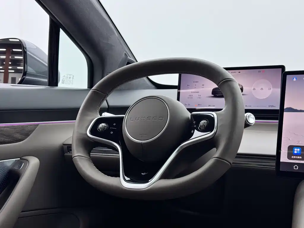 Zhijie R7 2025 extended range 251km Max купить на сайте DeffCars