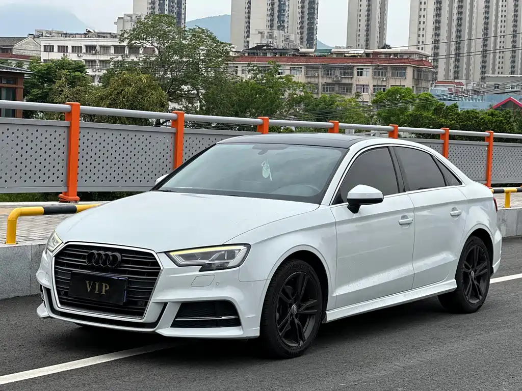 Audi A3 2019 Limousine 35 TFSI Fashion Type National V купить на сайте DeffCars