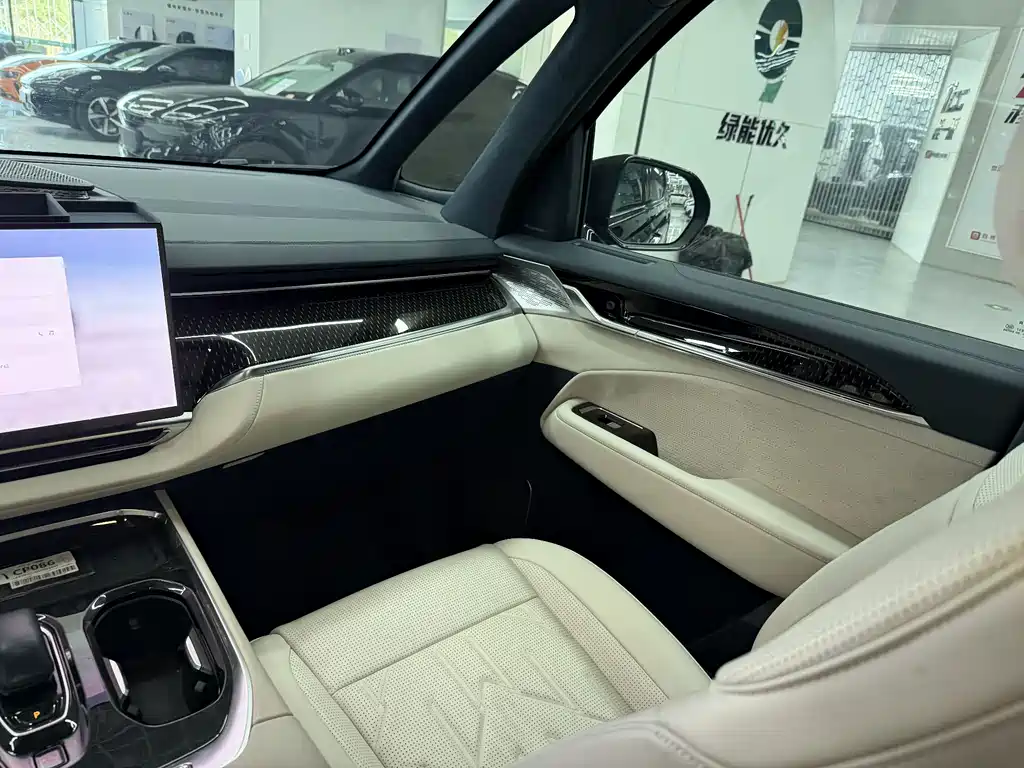 Jikrypton 009 2024 seven-seat aisle version four-wheel drive 108kWh купить на сайте DeffCars