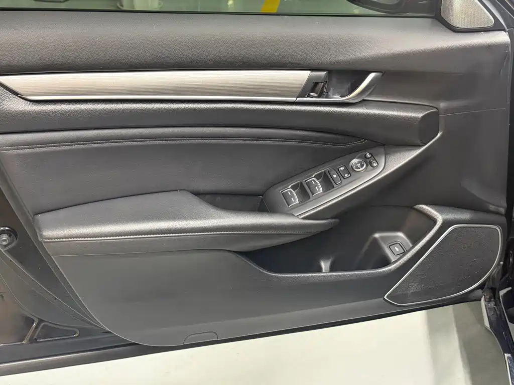 Accord 2022 Sharp Hybrid 2.0L Sharp Collar Edition купить на сайте DeffCars