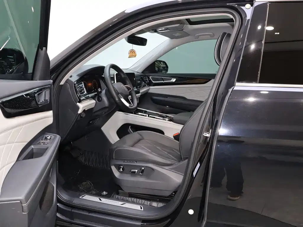 Touron 2024 380TSI four-wheel drive luxury version купить на сайте DeffCars