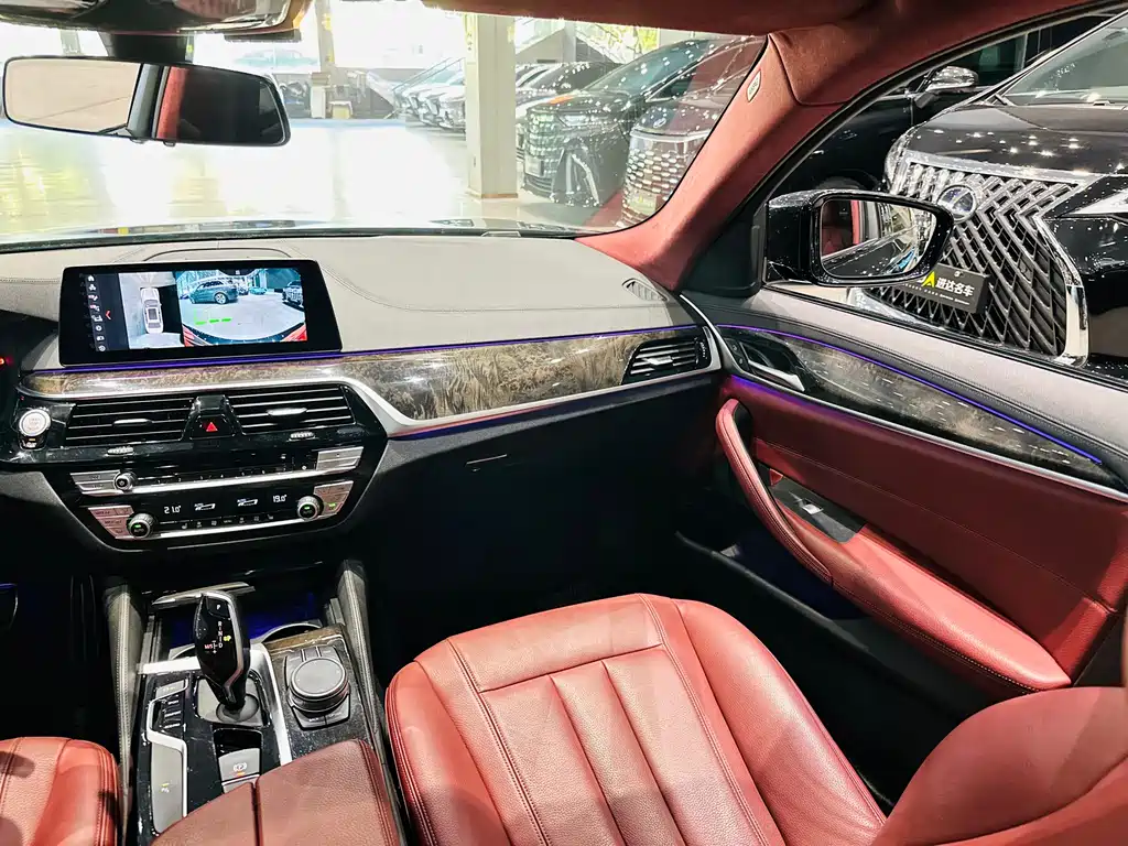 BMW 5 Series 2019 530Li Leading M Sports Package купить на сайте DeffCars