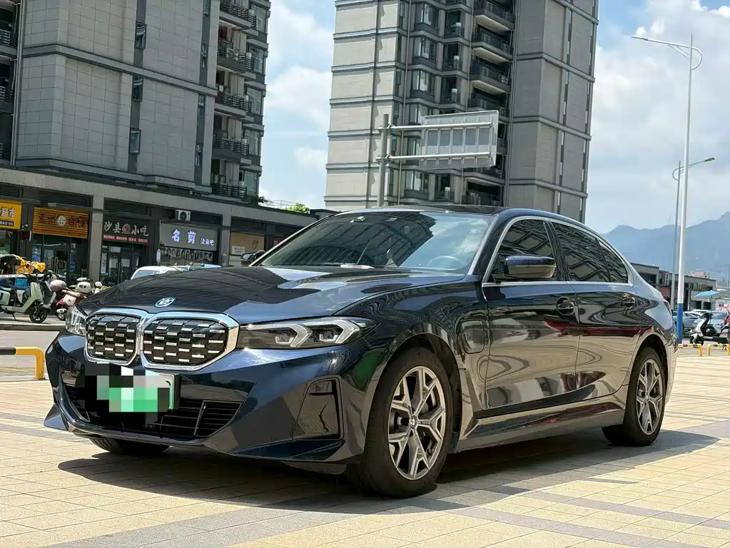 BMW i3 2024 eDrive 35 L купить на сайте DeffCars