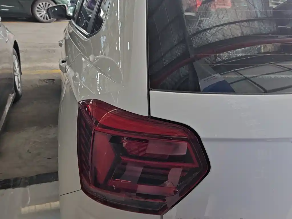 Polo 2021 Plus 1.5L Automatic Colorful Technology Edition купить на сайте DeffCars