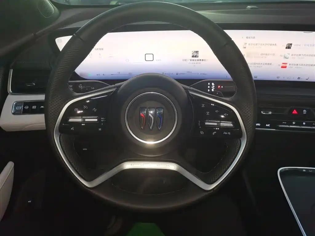 LaCrosse 2025 28T Platinum Edition купить на сайте DeffCars