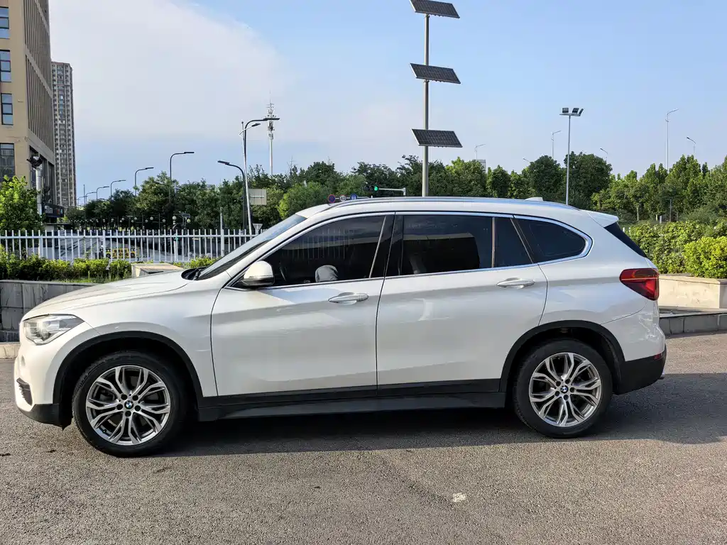 BMW X1 2019 sDrive20Li leading model купить на сайте DeffCars