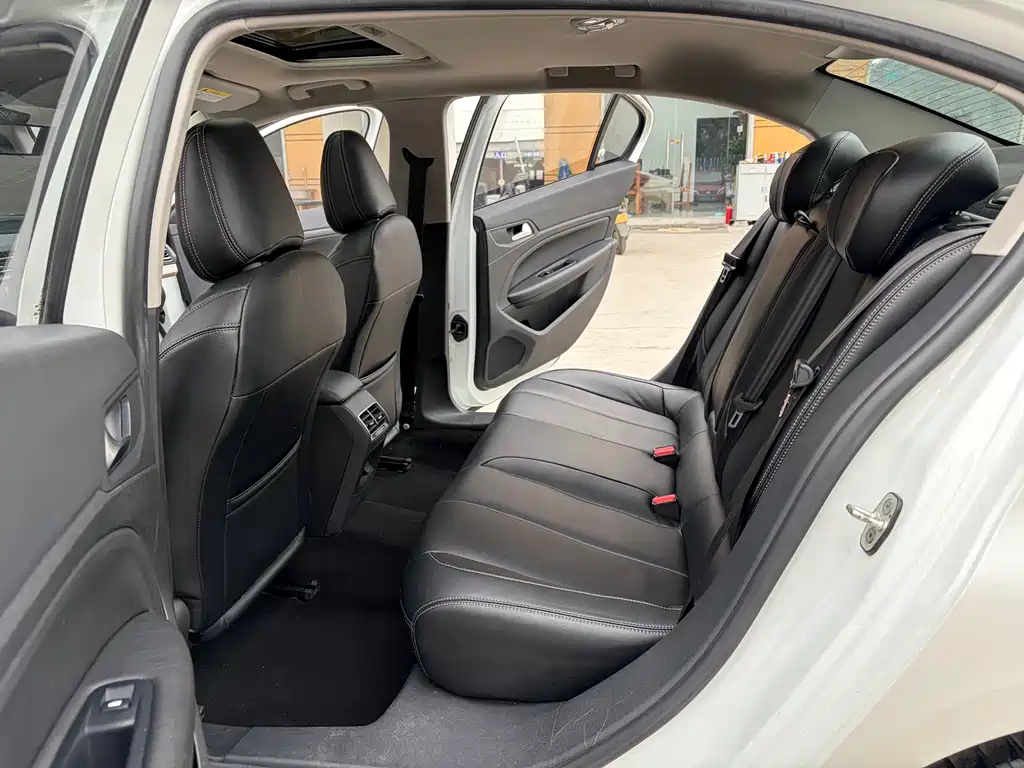 Peugeot 408 2016 1.6T automatic luxury version купить на сайте DeffCars