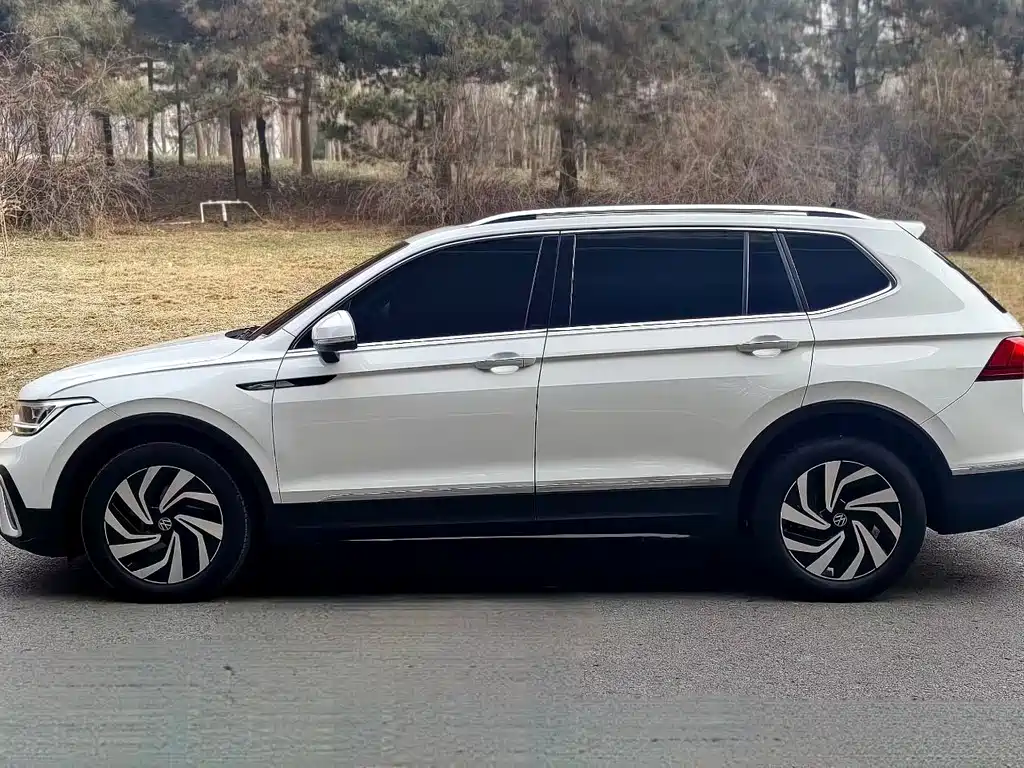 Tiguan L 2022 330TSI automatic two-wheel drive smart version купить на сайте DeffCars