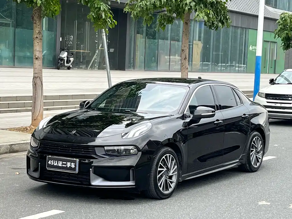 Lynk & Co 03 2022 1.5TD DCT Pro купить на сайте DeffCars