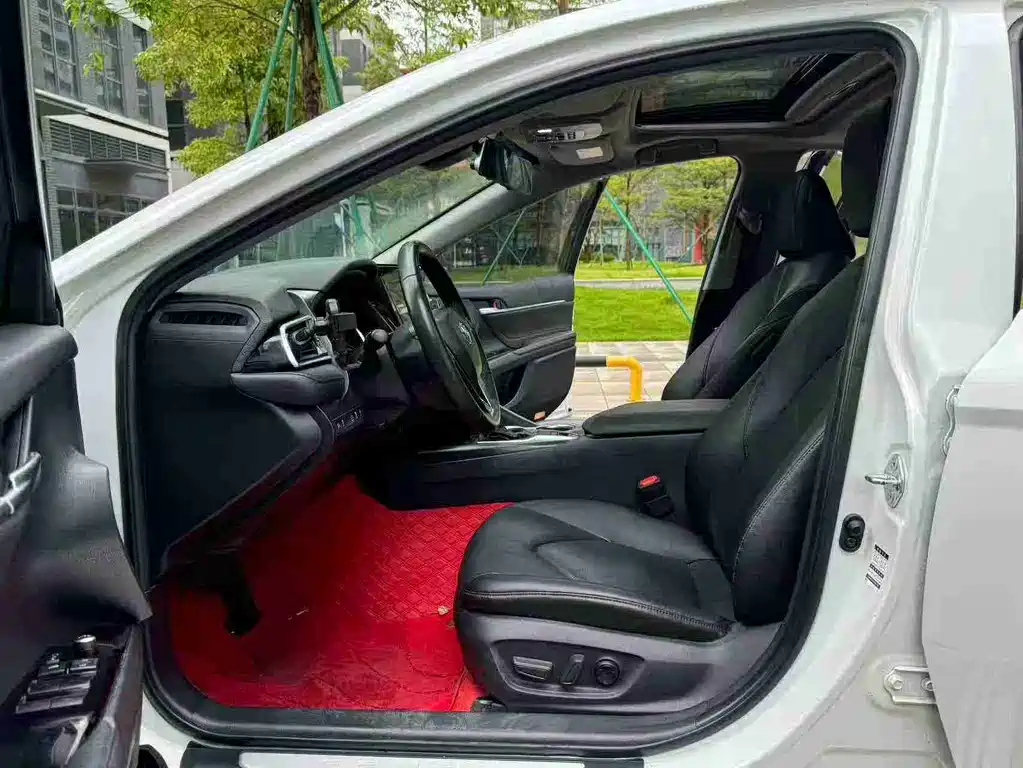Camry 2021 2.5G Deluxe Edition купить на сайте DeffCars
