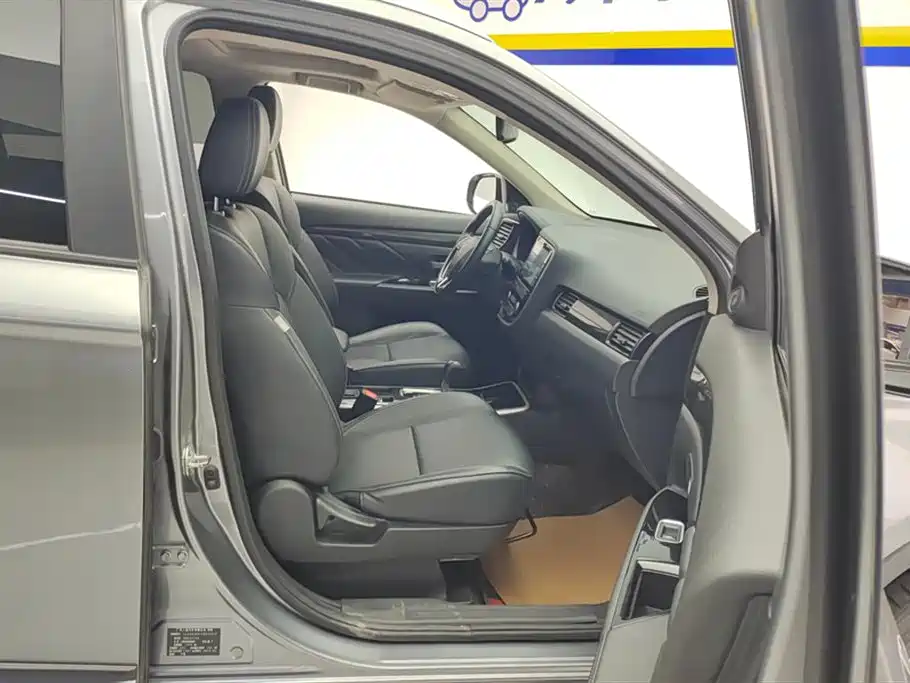 Outlander 2020 2.0L 2WD Enjoy Edition 5 seats купить на сайте DeffCars