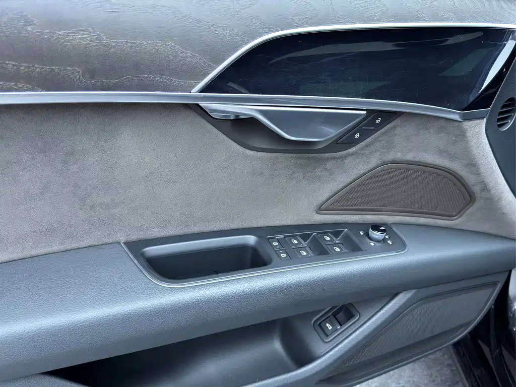 Audi A8 2018 A8L 55 TFSI quattro launch version elite model купить на сайте DeffCars