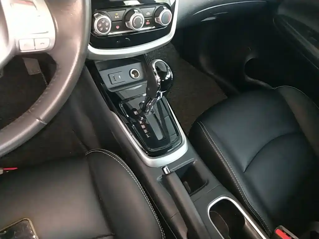 Tiida 2021 1.6L CVT Smart Travel Edition купить на сайте DeffCars