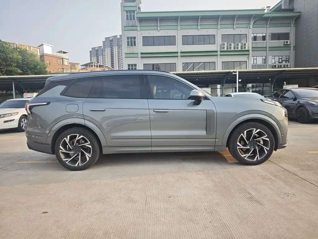 Lynk & Co 09 2021 2.0T Halo six-seater купить на сайте DeffCars