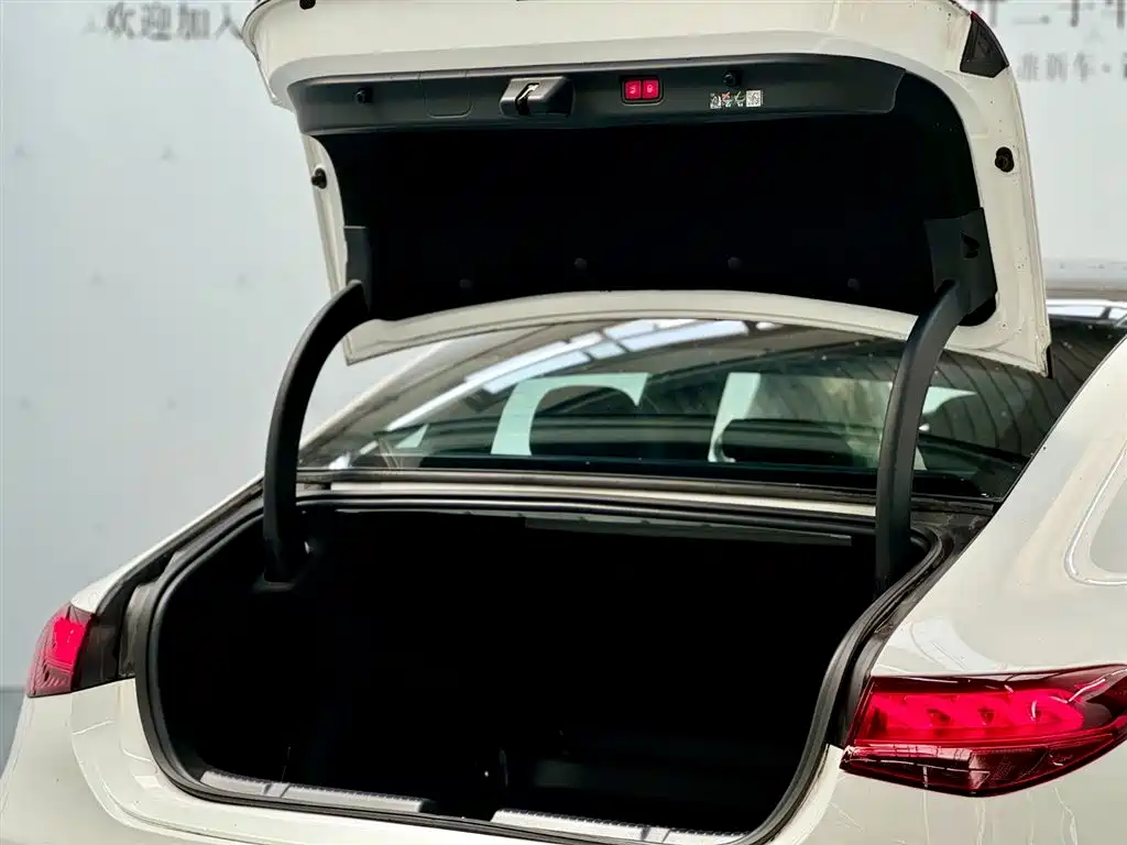 Mercedes-Benz EQE 2025 500 4MATIC Luxury Edition купить на сайте DeffCars