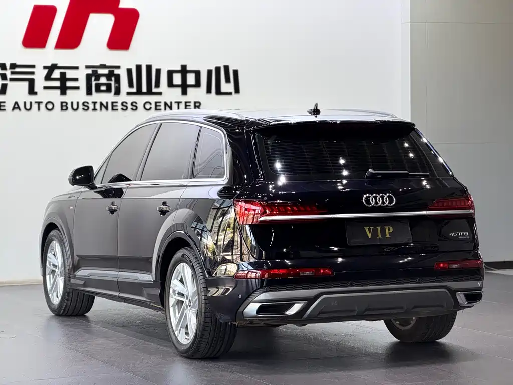 Audi Q7 2021 45 TFSI quattro S line Sporty купить на сайте DeffCars
