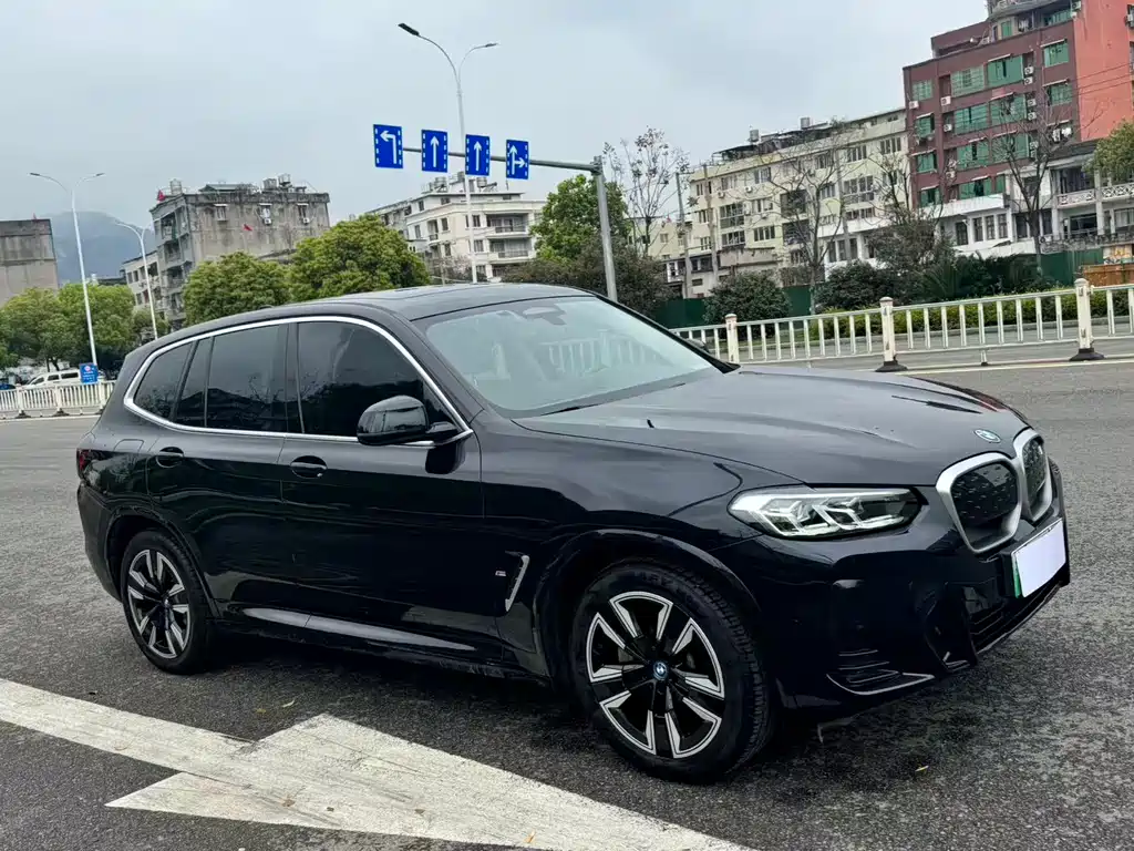 BMW iX3 2022 leading model купить на сайте DeffCars