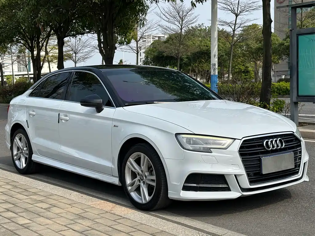 Audi A3 2019 Limousine 35 TFSI Fashion Type National VI купить на сайте DeffCars