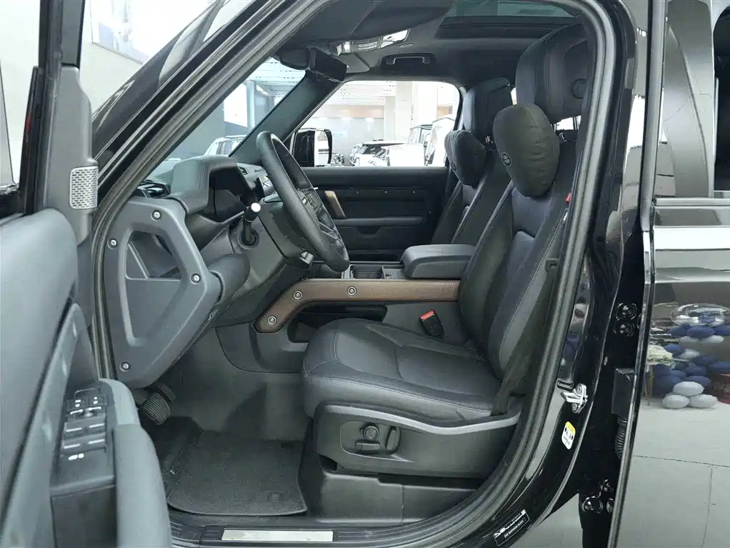 Land Rover Defender 2024 110 3.0T P400 X-DYNAMIC HSE купить на сайте DeffCars