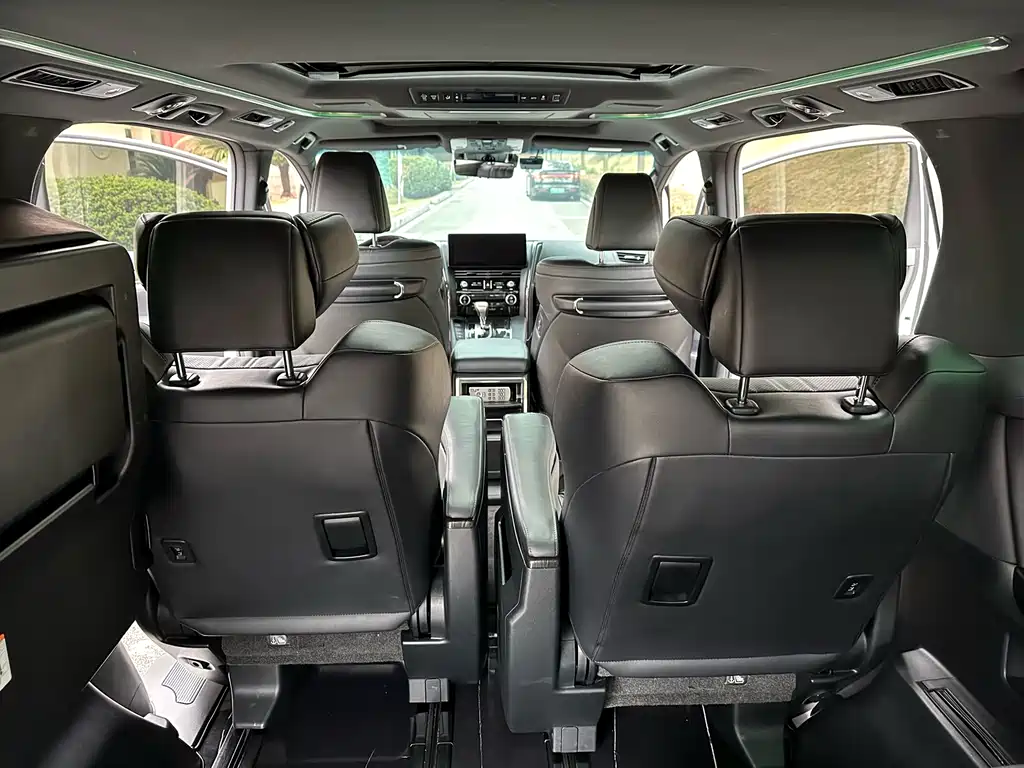 Lexus LM 2020 300h seven-seater elegant version купить на сайте DeffCars