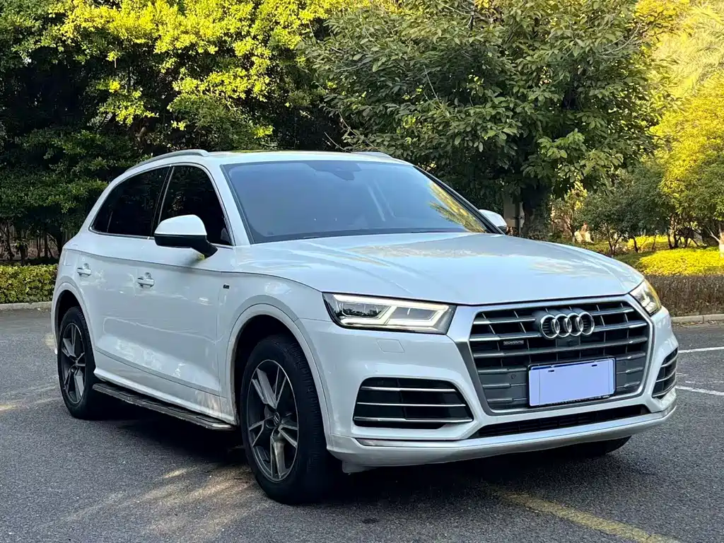 Audi Q5L 2020 40 TFSI enjoys fashionable style купить на сайте DeffCars