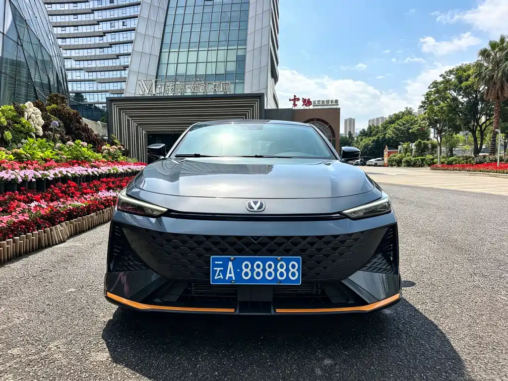 Changan UNI-V 2024 1.5T exclusive model купить на сайте DeffCars
