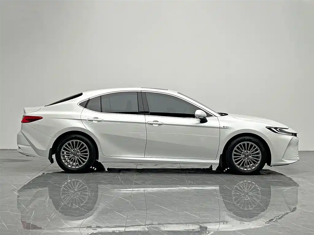 Camry 2024 Dual Engine 2.0HE Elite Edition купить на сайте DeffCars