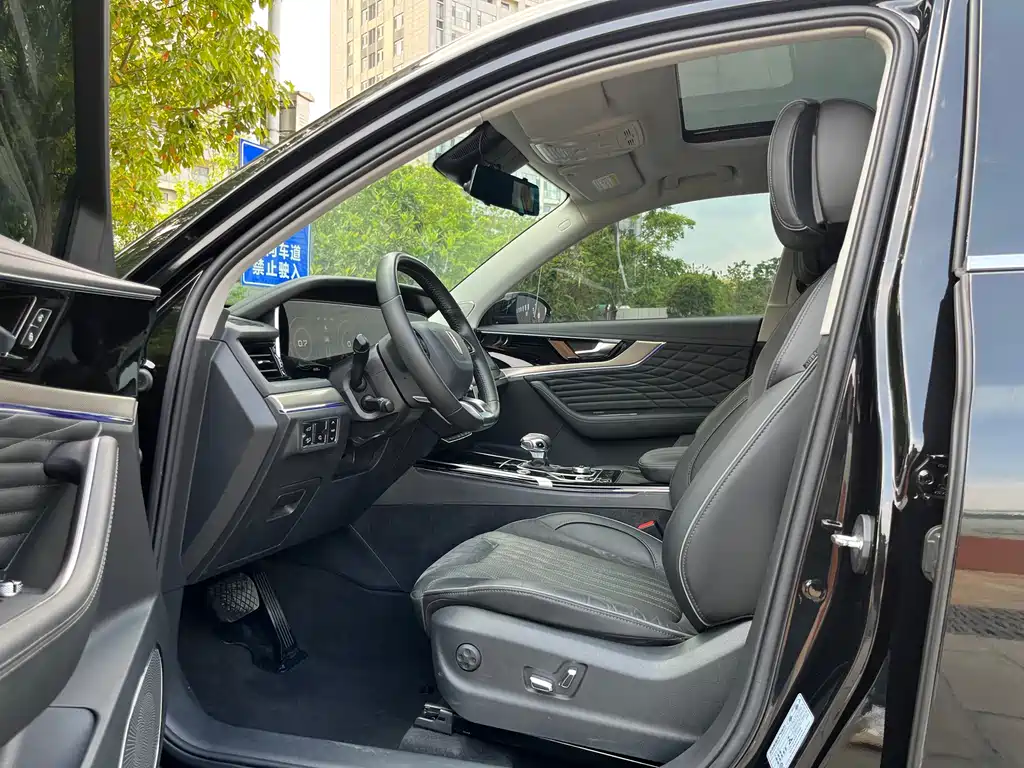 Hongqi HS5 2022 facelift 2.0T Zhilian Qixiang four-wheel drive version купить на сайте DeffCars