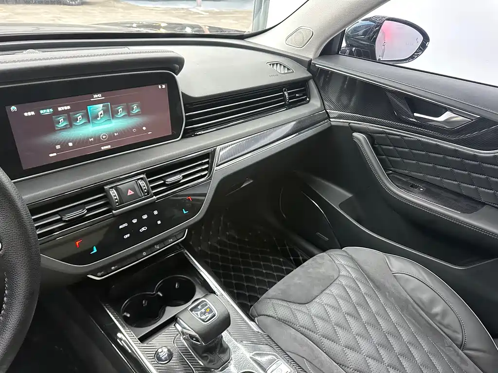 Hongqi HS5 2019 2.0T Zhilian Qixiang four-wheel drive version купить на сайте DeffCars