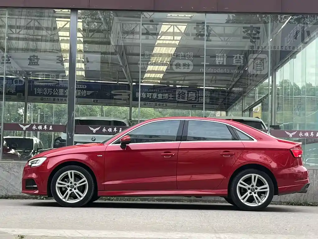 Audi A3 2018 30th Anniversary Limousine 35 TFSI Fashion купить на сайте DeffCars