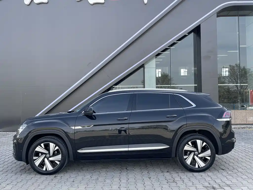 Touron 2024 Touron X 380TSI four-wheel drive luxury version купить на сайте DeffCars
